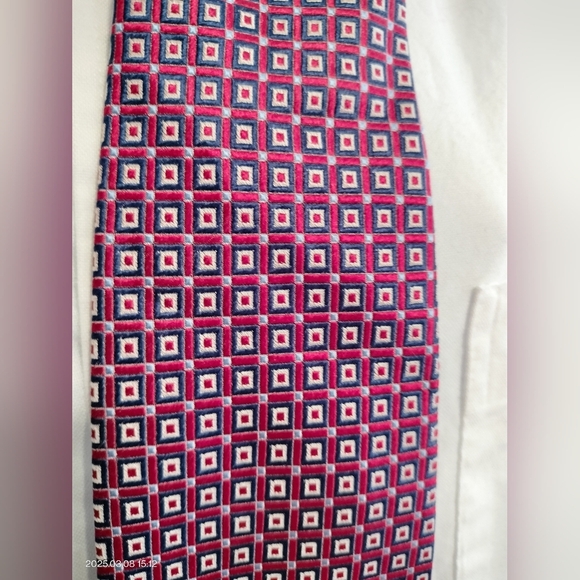 Chaps Geometric Patterned Tie Necktie Silk Red and Blue Hand Made - Picture 2 of 11